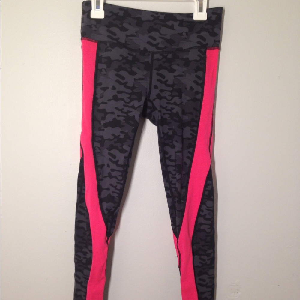2 Camo jo and jax soft leggings with pink stripes.
